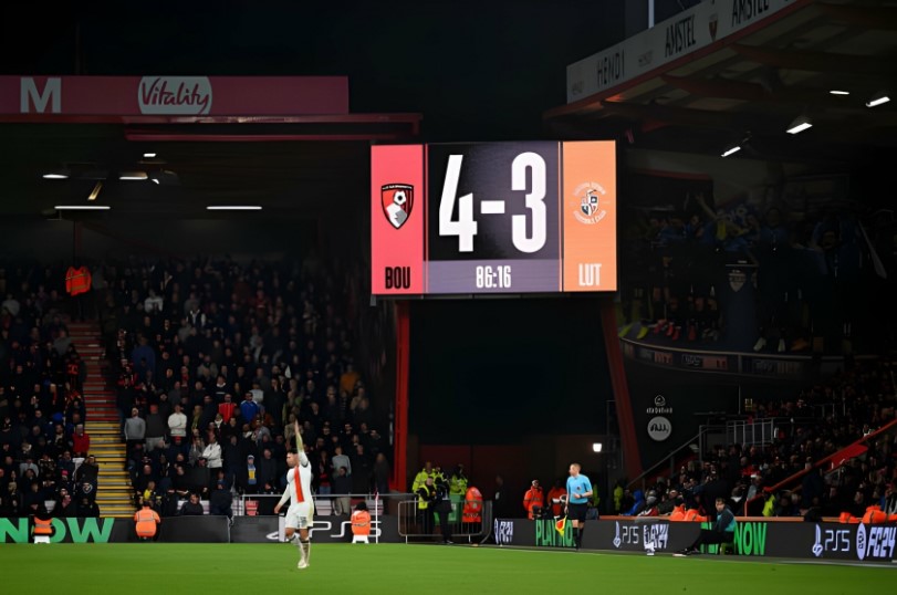 Bournemouth có màn lội ngược dòng khi bị dẫn trước 3 bàn