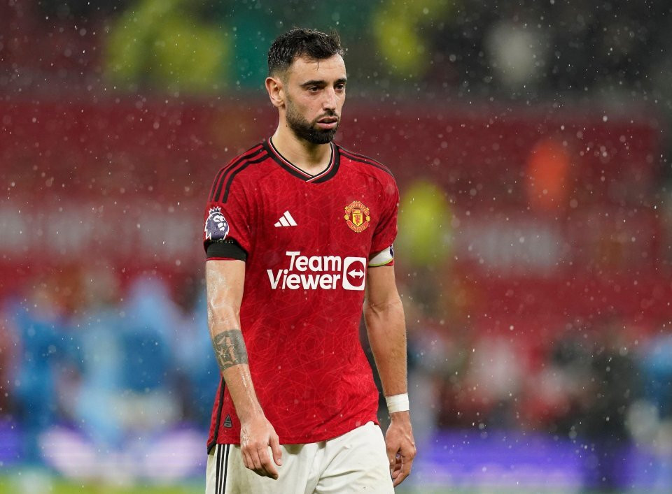 Bruno Fernandes đoạt giải bàn thắng đẹp nhất tháng với cú vô lê vào lưới