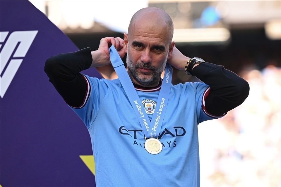 HLV Pep Guardiola  bày tỏ mong muốn được ở lại Man City cho đến khi bản hợp đồng kết thúc vào 2025